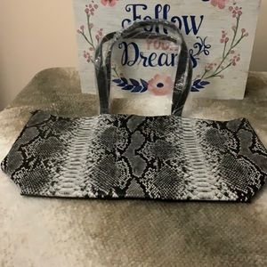 NWOT Summer and Rose textured large tote